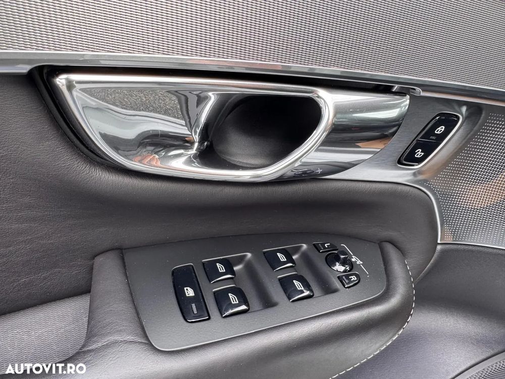 Volvo XC 90 D5 AWD R-Design - 23