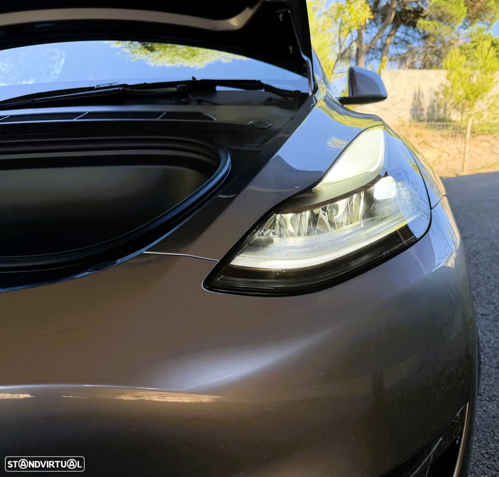 Tesla Model Y Long Range Dual Motor AWD - 33