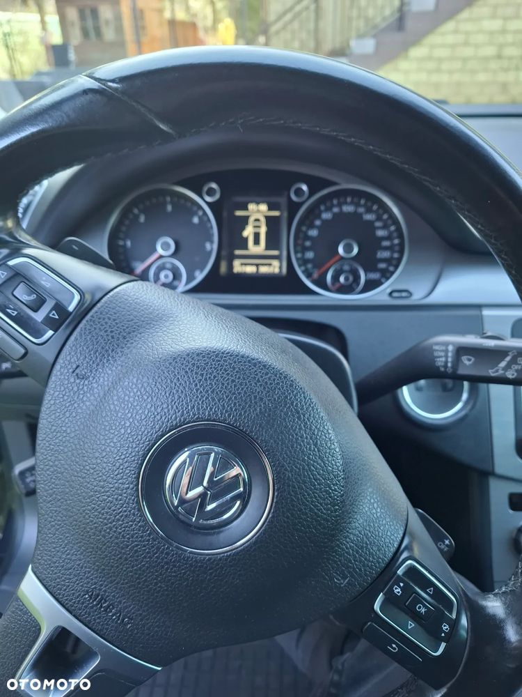 Volkswagen Passat 2.0 TDI Comfortline DSG - 10