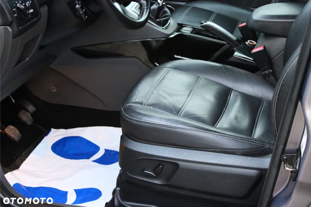 Ford Kuga 2.0 TDCi 2x4 Titanium - 11