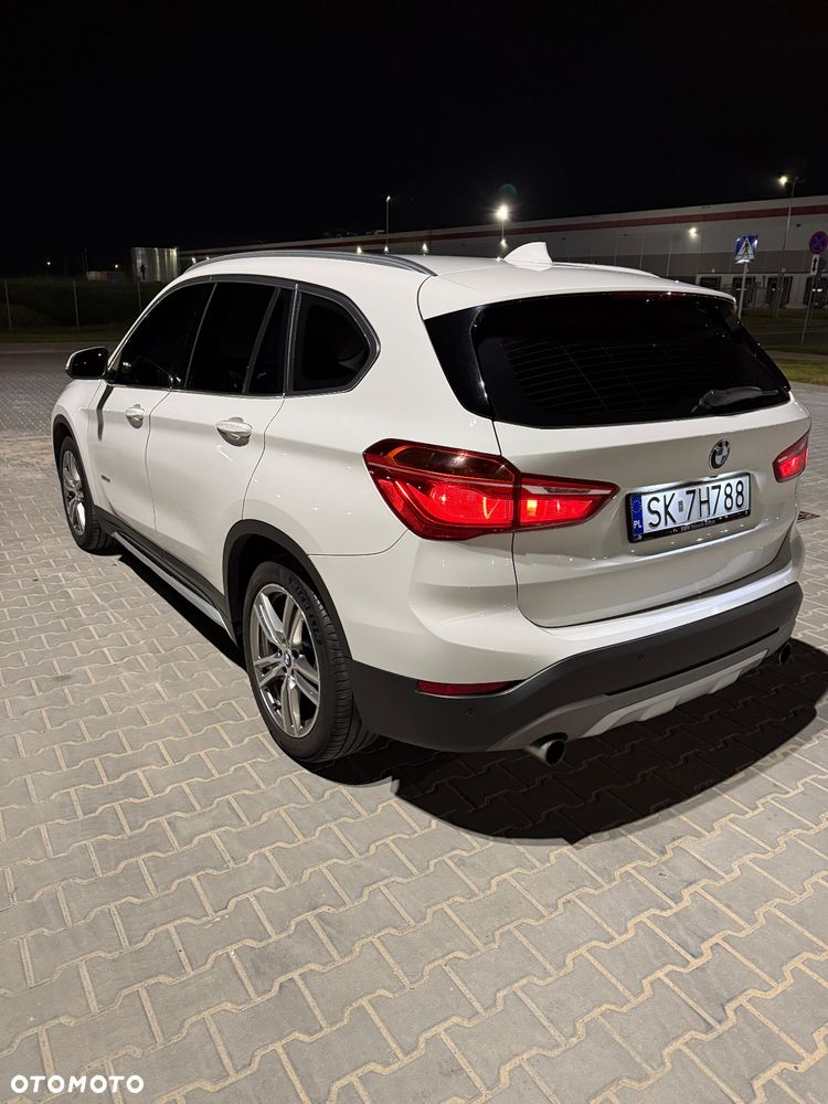 BMW X1 xDrive20i xLine sport - 14