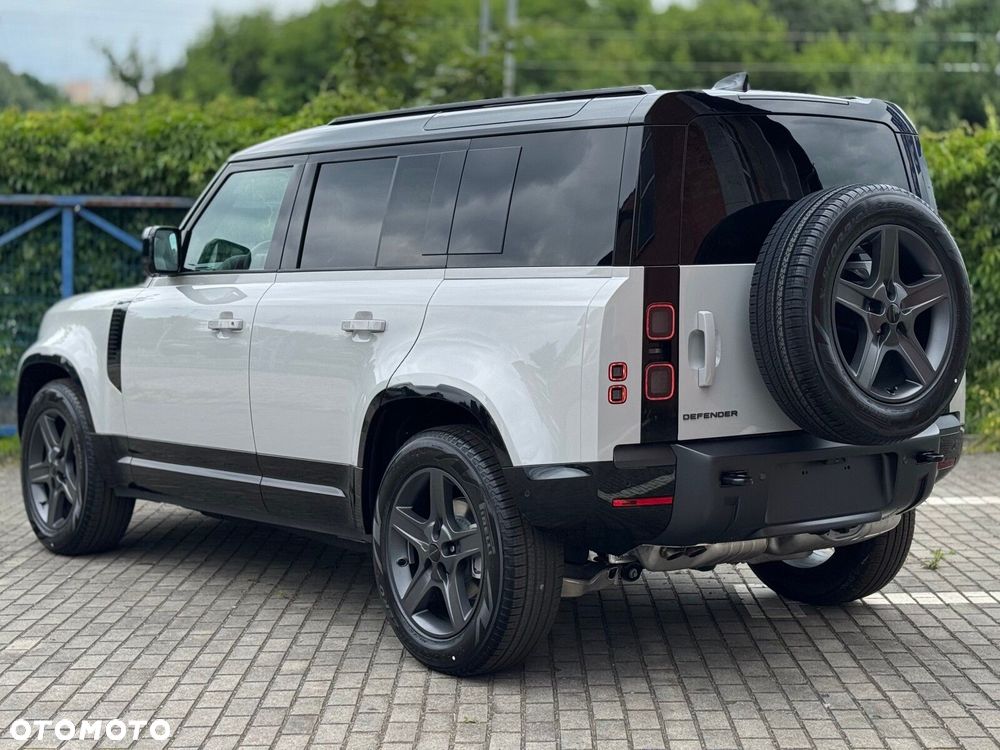 Land Rover Defender - 3