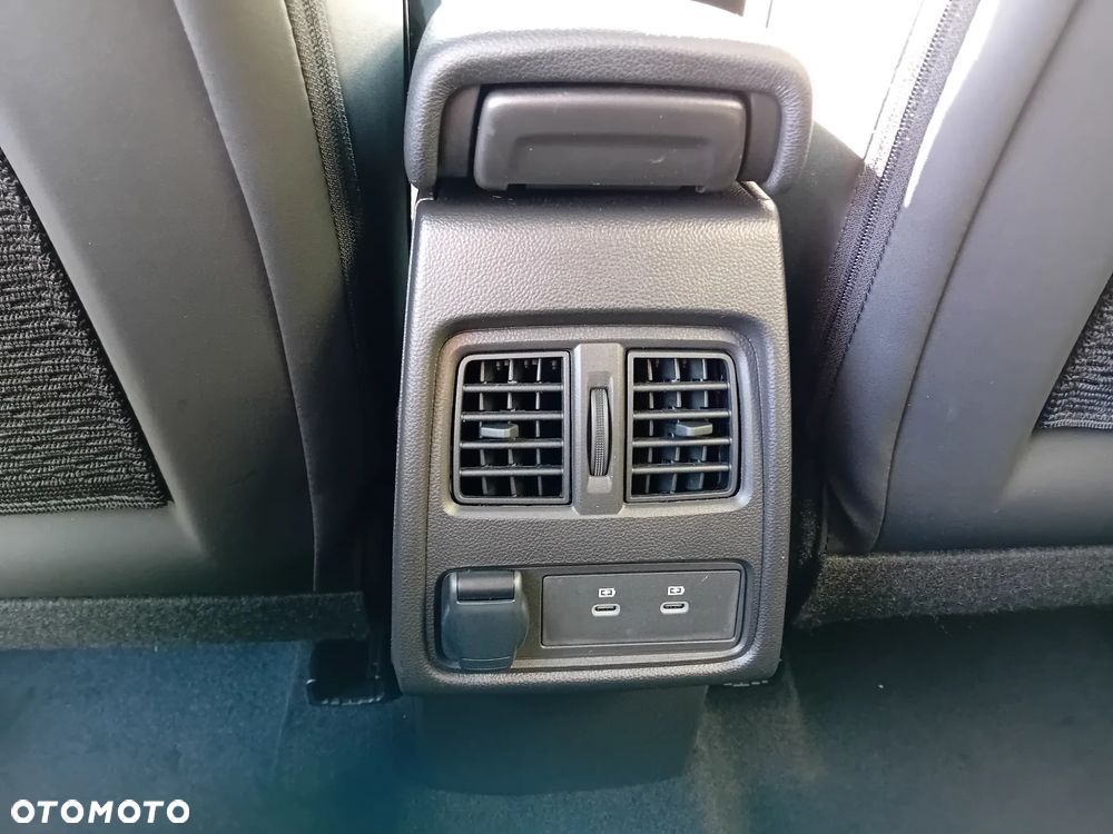 Renault Captur 1.3 TCe mHEV Techno EDC - 14