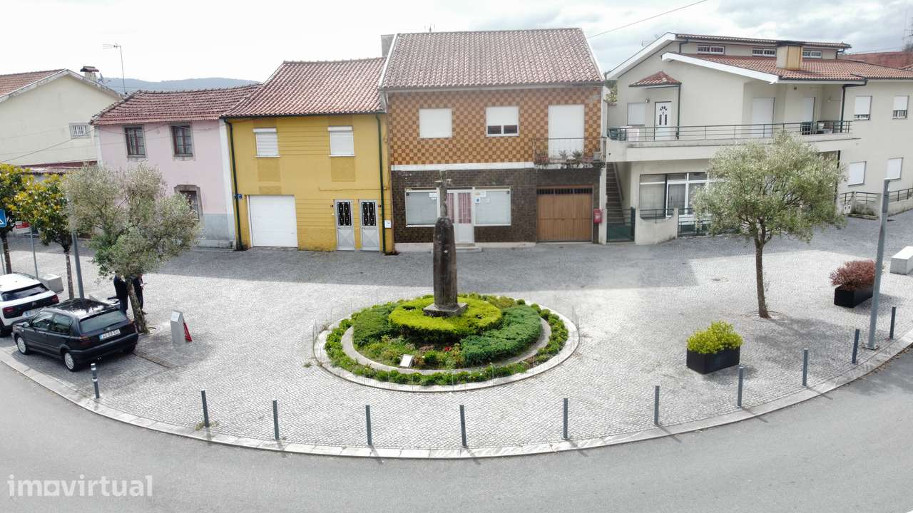Moradia em Banda, Merelim (S. Paio), Panoias e Parada de Tibães, Braga - Grande imagem: 2/21