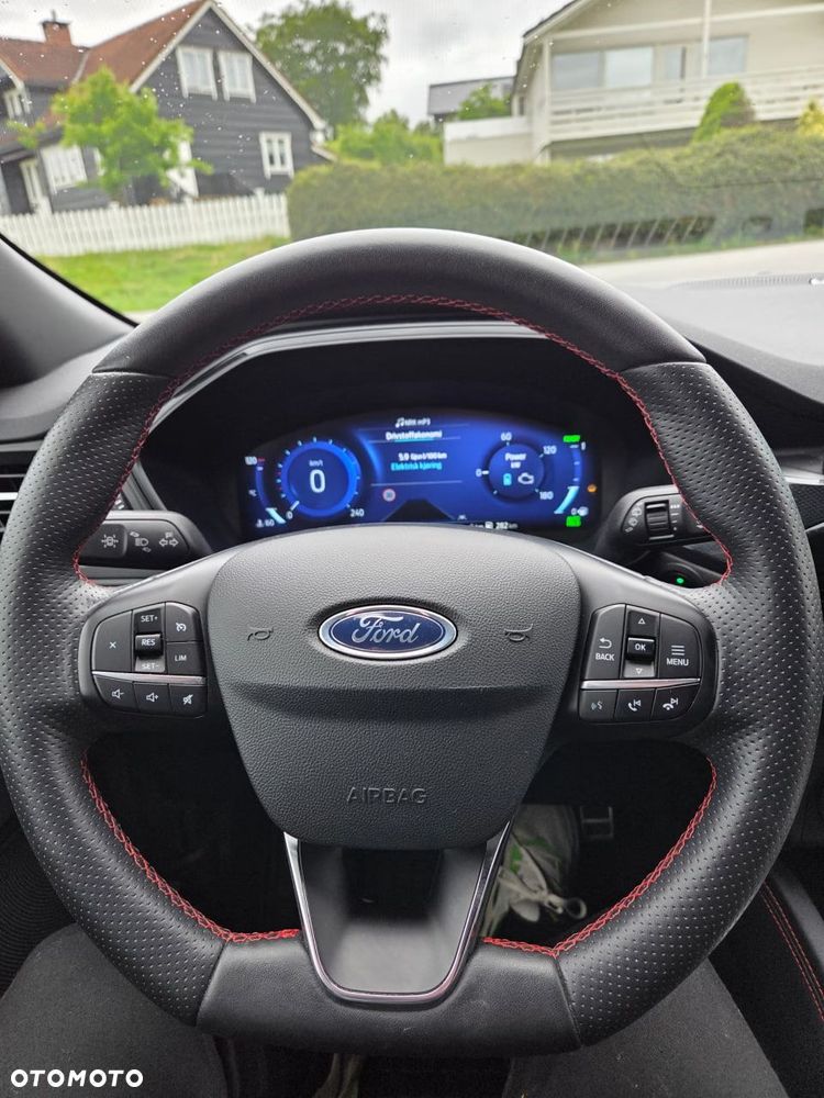 Ford Kuga 2.5 Duratec PHEV ST-LINE X - 25