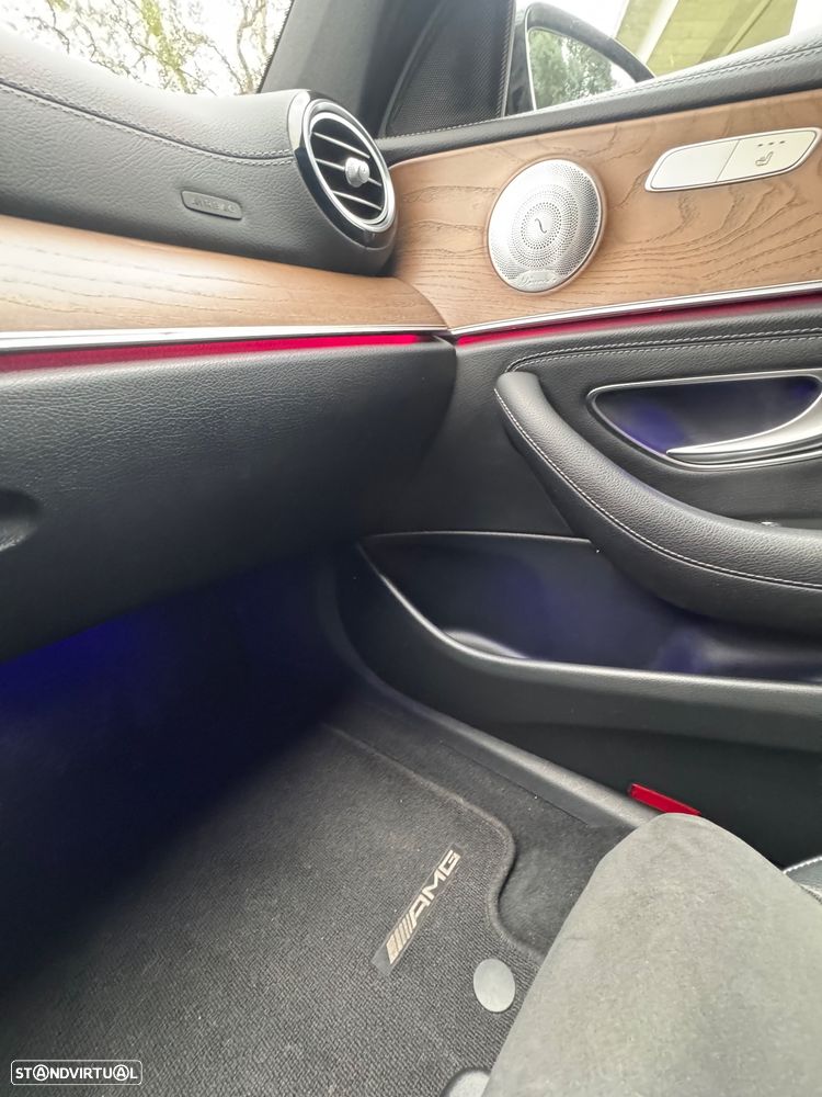 Mercedes-Benz E 300 de AMG Line - 39