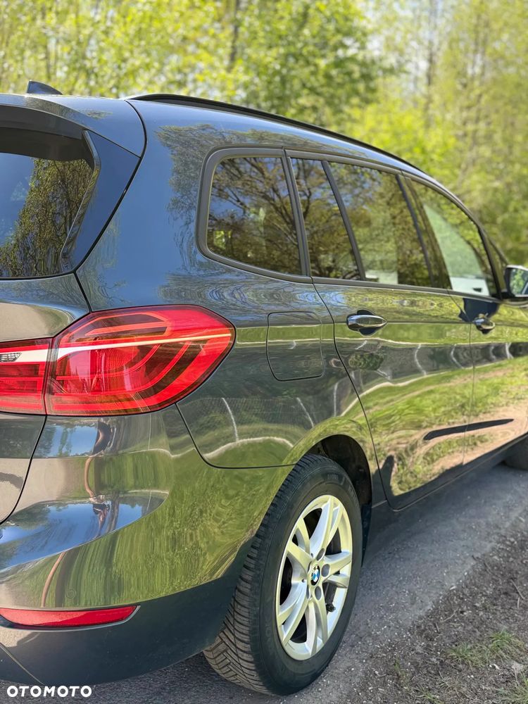 BMW Seria 2 216d - 10