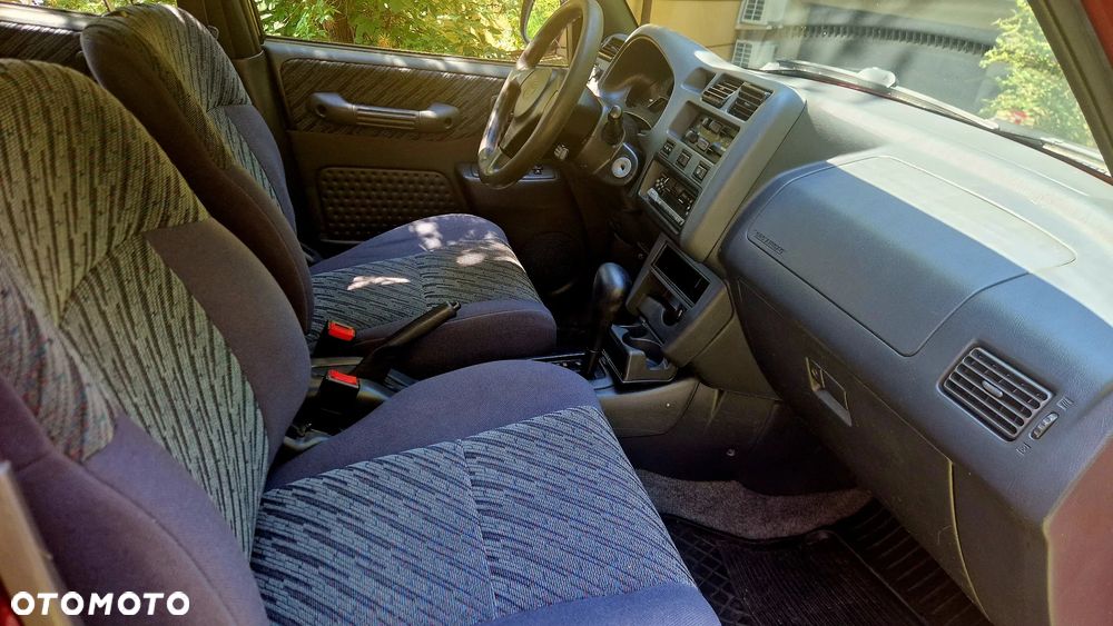 Toyota RAV4 2.0 - 12