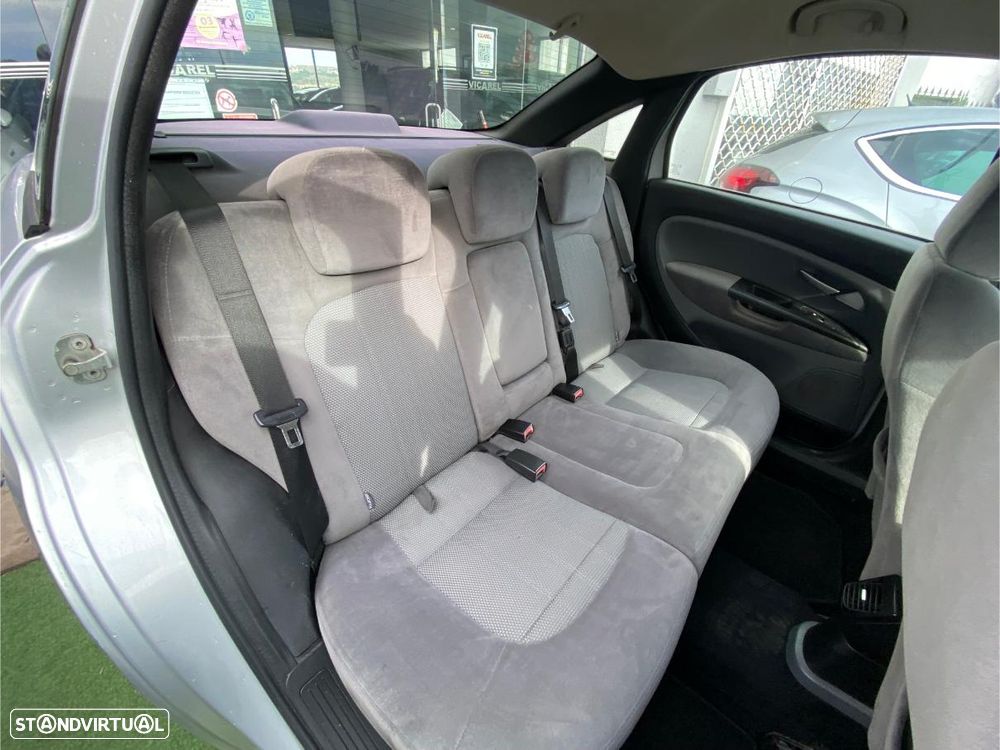 Fiat Linea 1.3 M-Jet Emotion - 13