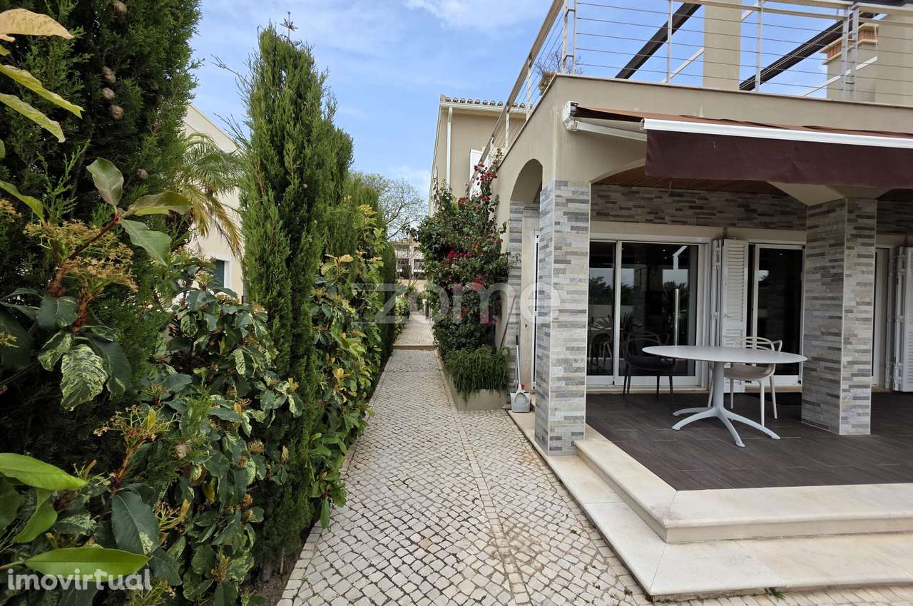 Moradia T3+1 com Piscina e Terraço em Vilamoura - Grande imagem: 4/35