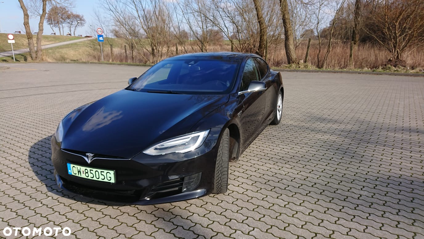 Tesla Model S - 11