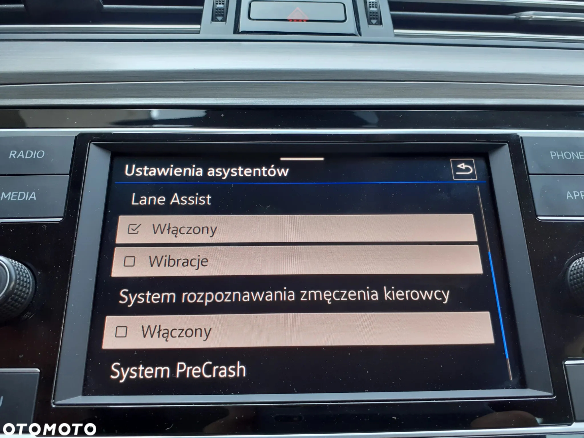 Volkswagen Passat - 18