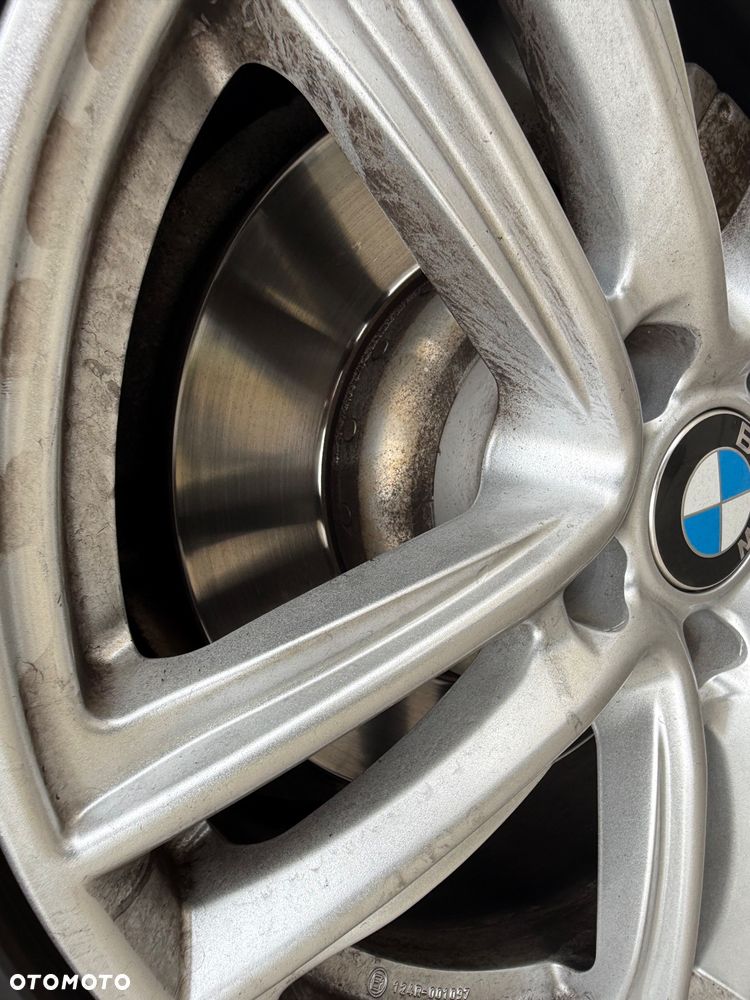 BMW Seria 5 528i xDrive - 32