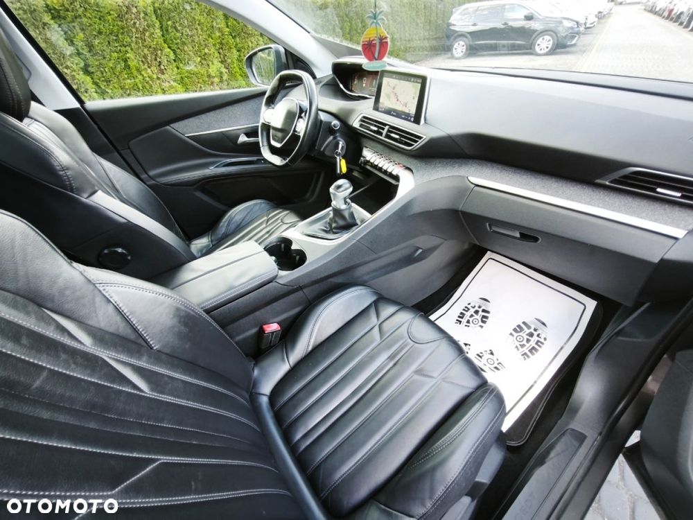 Peugeot 5008 - 9