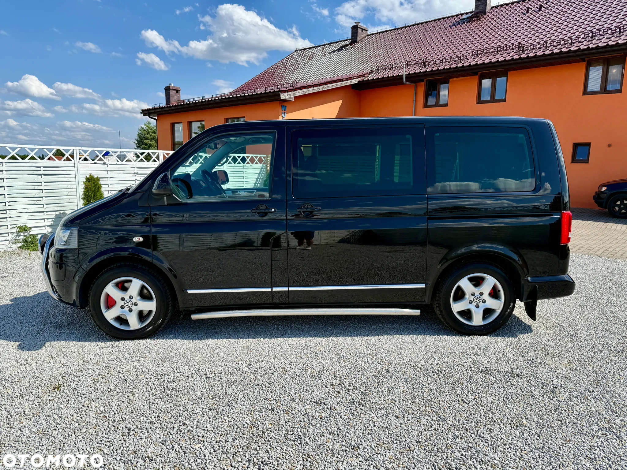 Volkswagen Multivan - 31