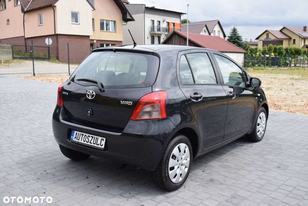 Toyota Yaris - 8