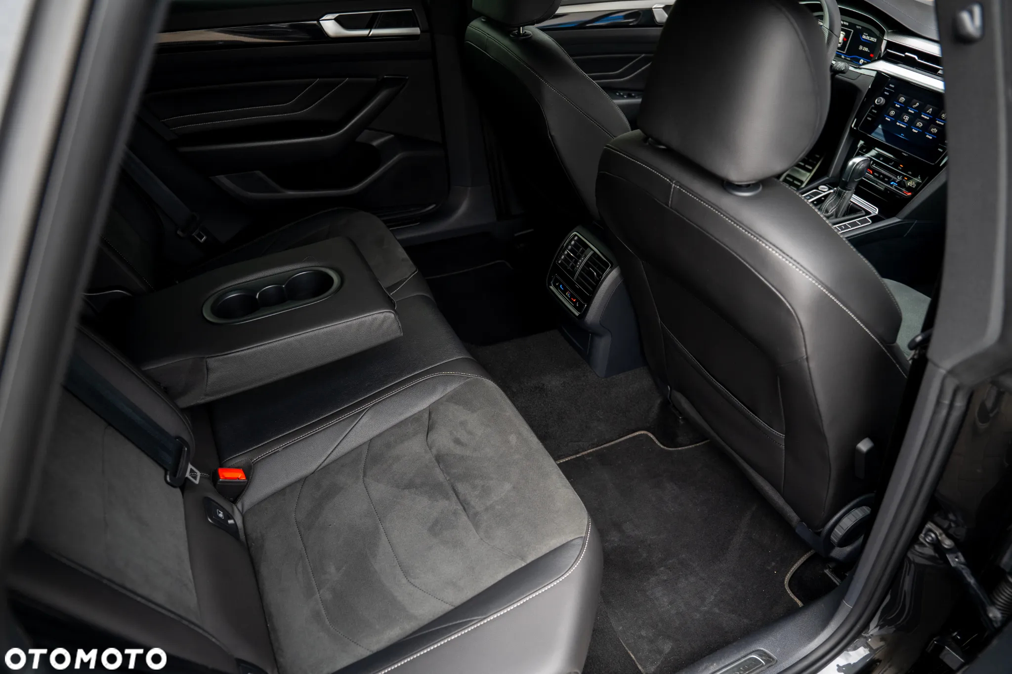 Volkswagen Arteon 2.0 TSI R-Line DSG - 28