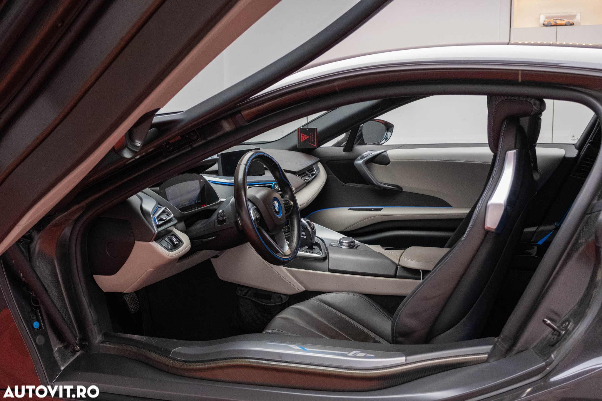 BMW i8 Coupe - 24