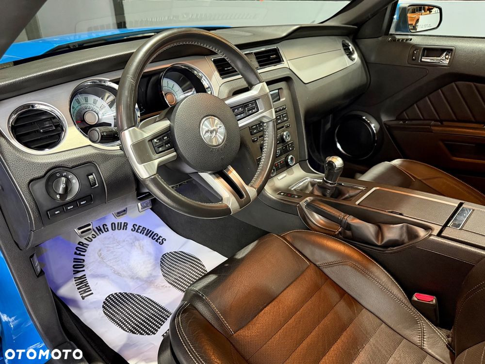 Ford Mustang 4.6 V8 GT Premium - 32