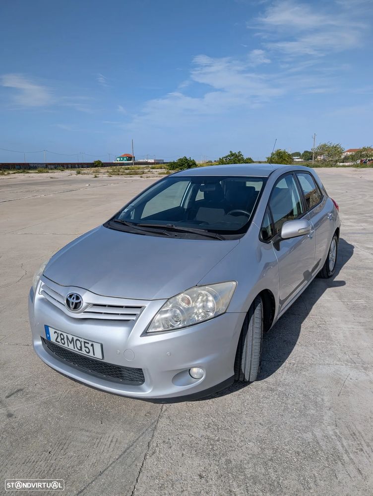 Toyota Auris 1.4 D-4D Comfort - 1