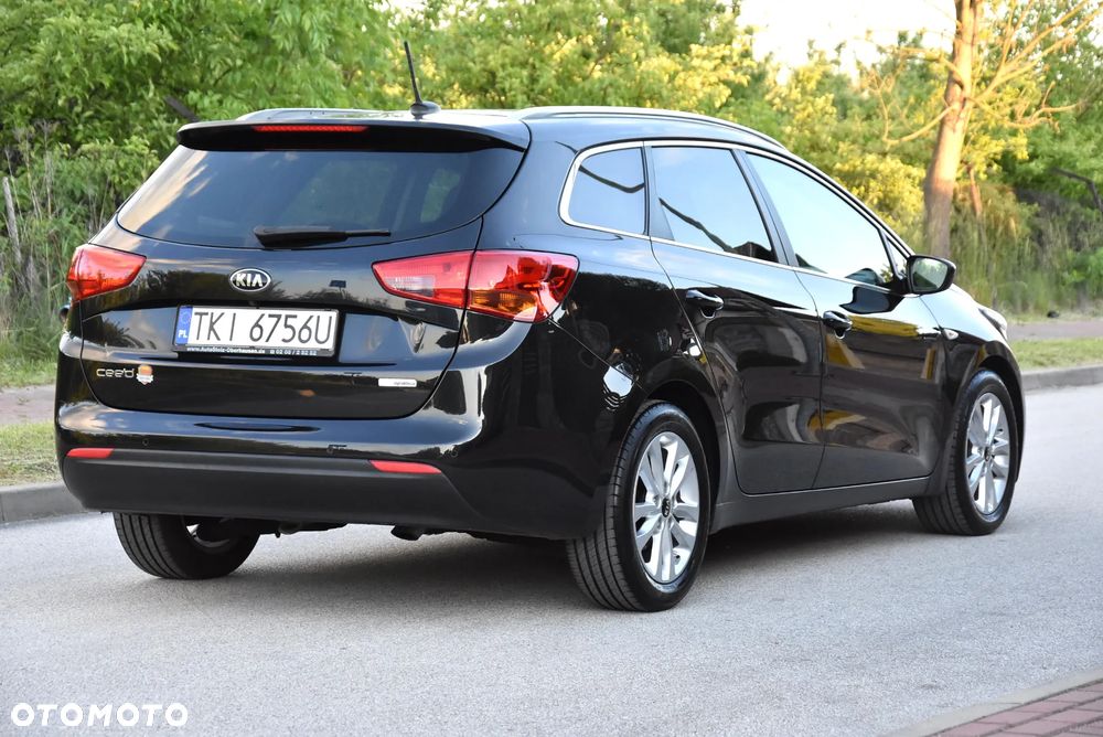 Kia Ceed 1.6 GDI ISG Dream-Team Edition - 10