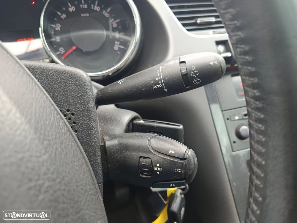 Peugeot 3008 1.6 HDi Premium JLL17 - 32