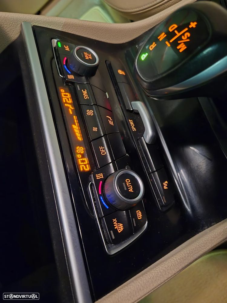 BMW 216 Active Tourer d Line Luxury Auto - 25