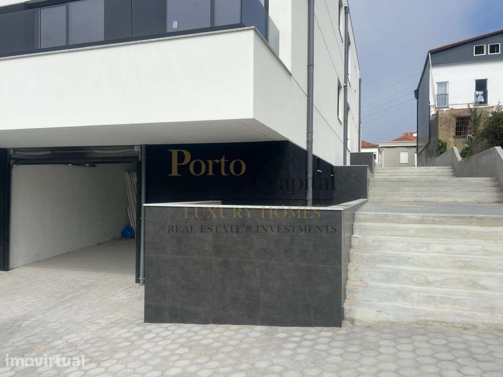 EXCELENTE T2 COM 72 M² DE ÁREA ÚTIL + 31 M² DE VARANDA PARA VENDA - Grande imagem: 4/32