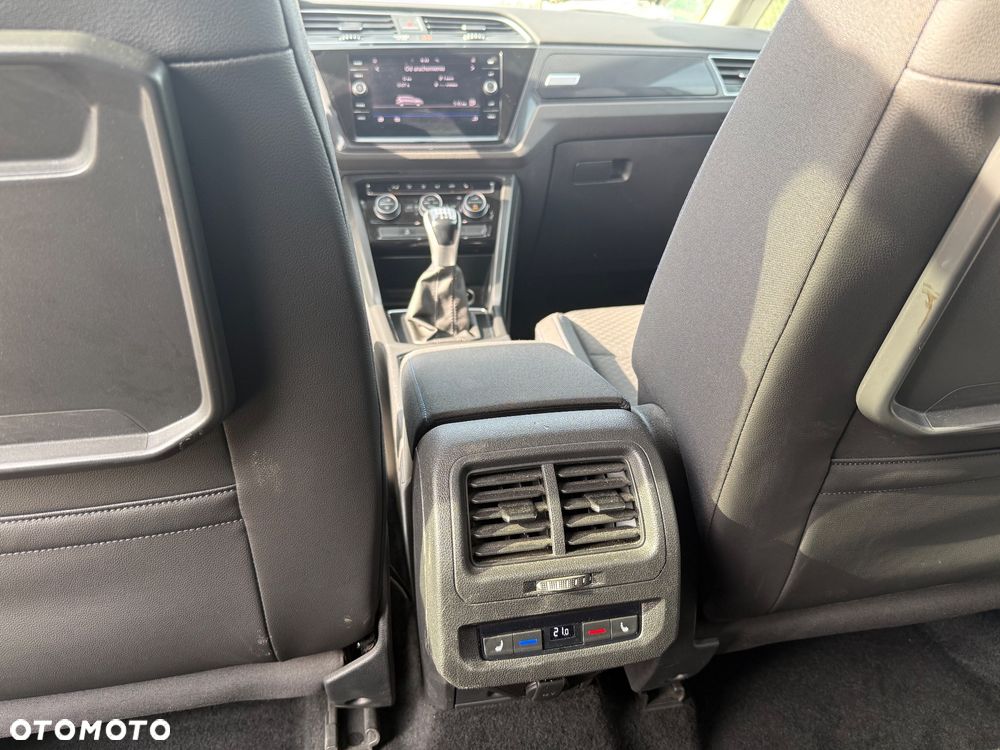 Volkswagen Touran - 18