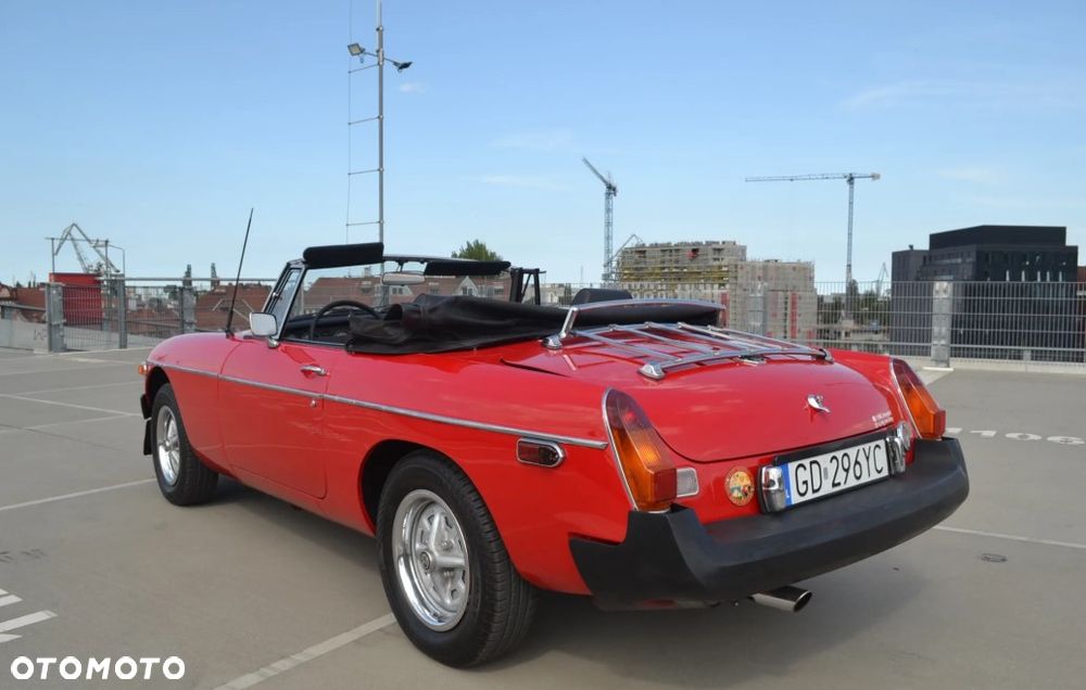 MG MGB - 12