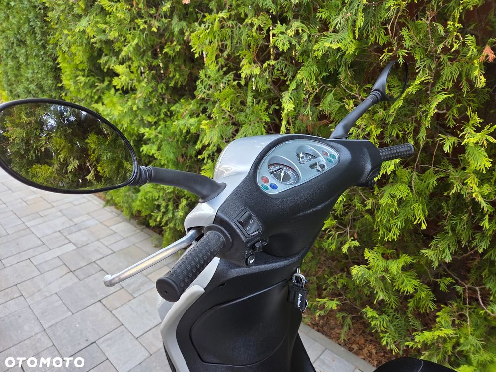 Piaggio FLY - 11