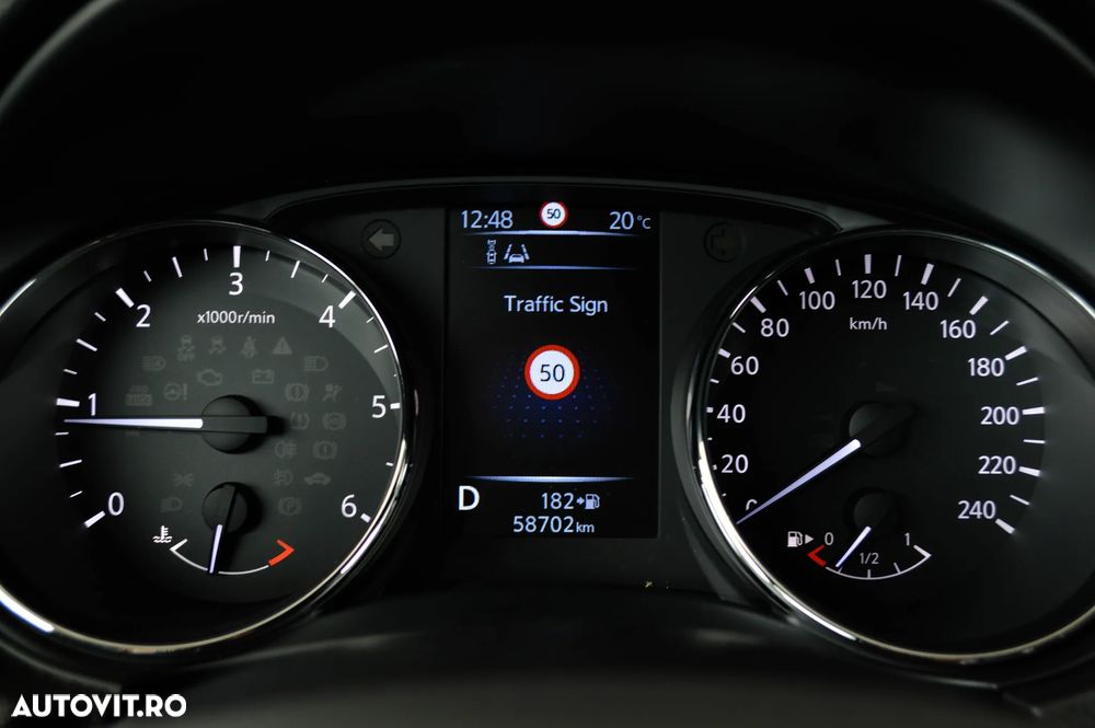Nissan Qashqai 1.6 DCI Xtronic TEKNA - 22