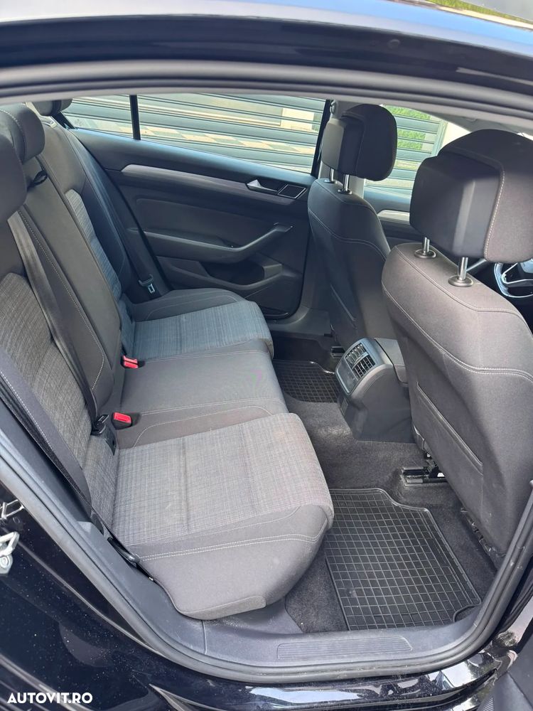 Volkswagen Passat 2.0 TDI SCR DSG Business - 12