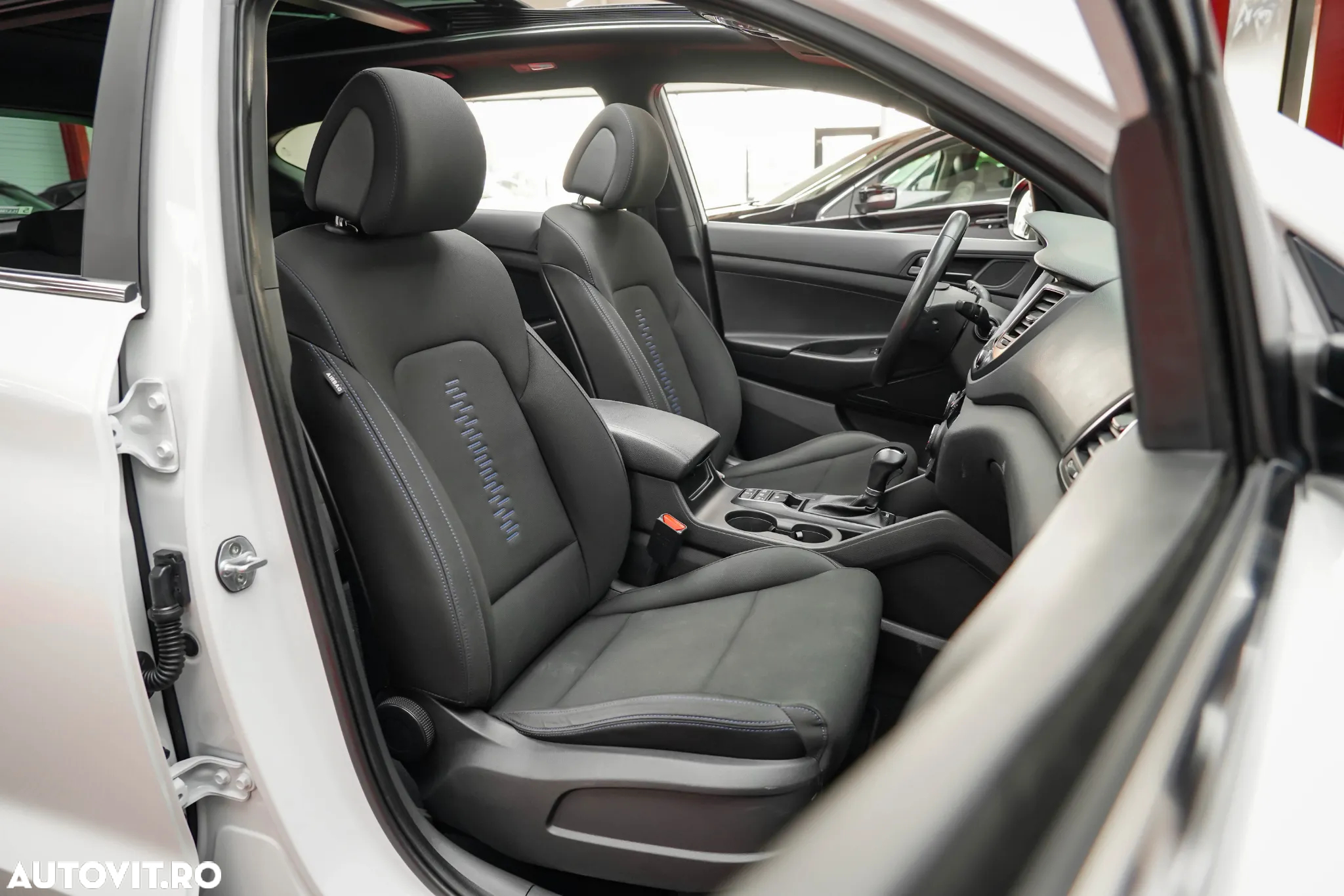 Hyundai Tucson blue 1.7 CRDi 2WD DCT Premium - 11