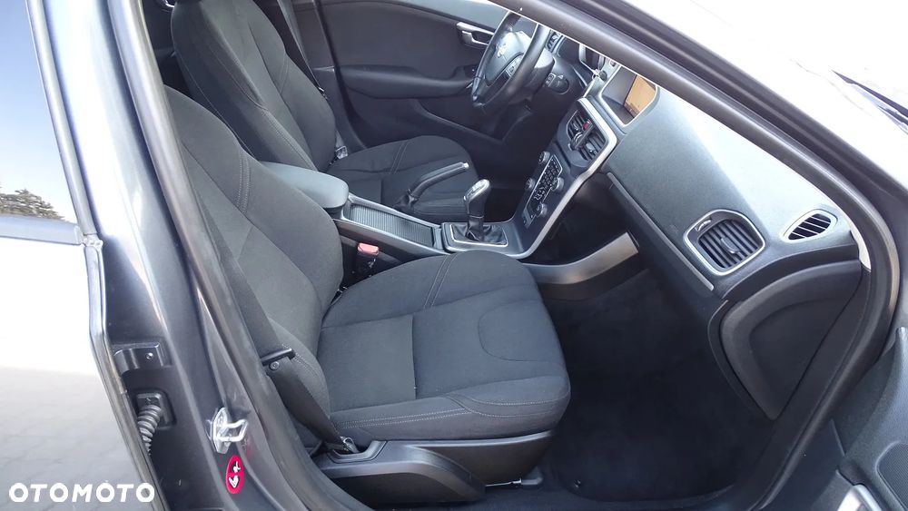 Volvo V40 D2 - 12