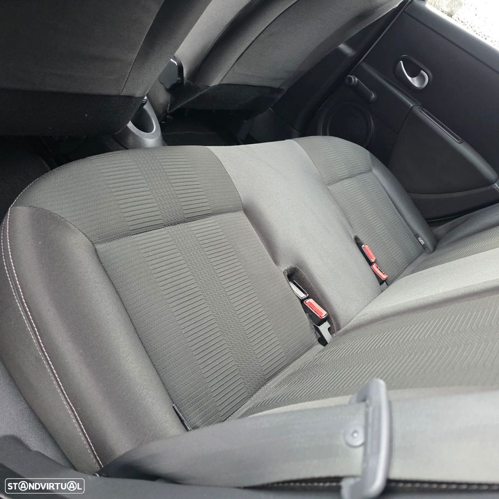 Renault Clio 1.5 dCi Dynamique S - 26