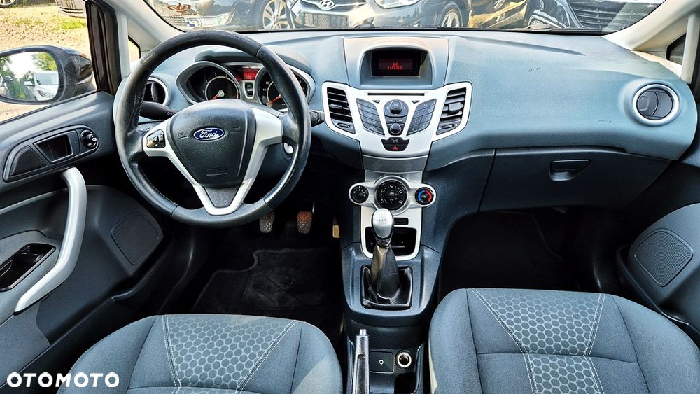 Ford Fiesta - 33