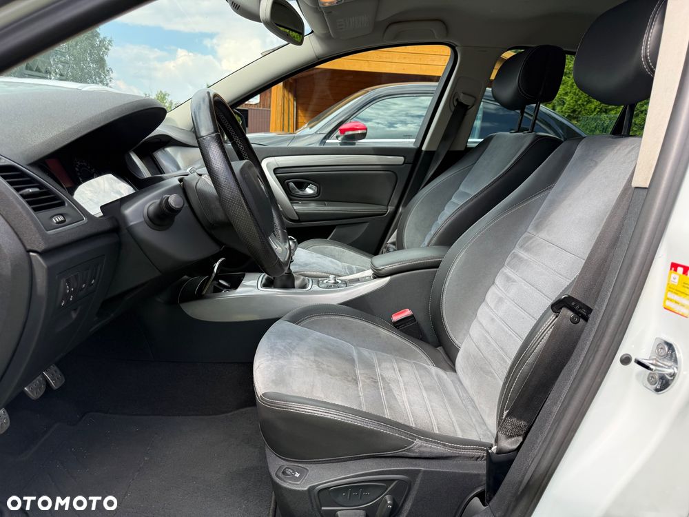 Renault Laguna ENERGY dCi 175 FAP Start & Stop GT - 20