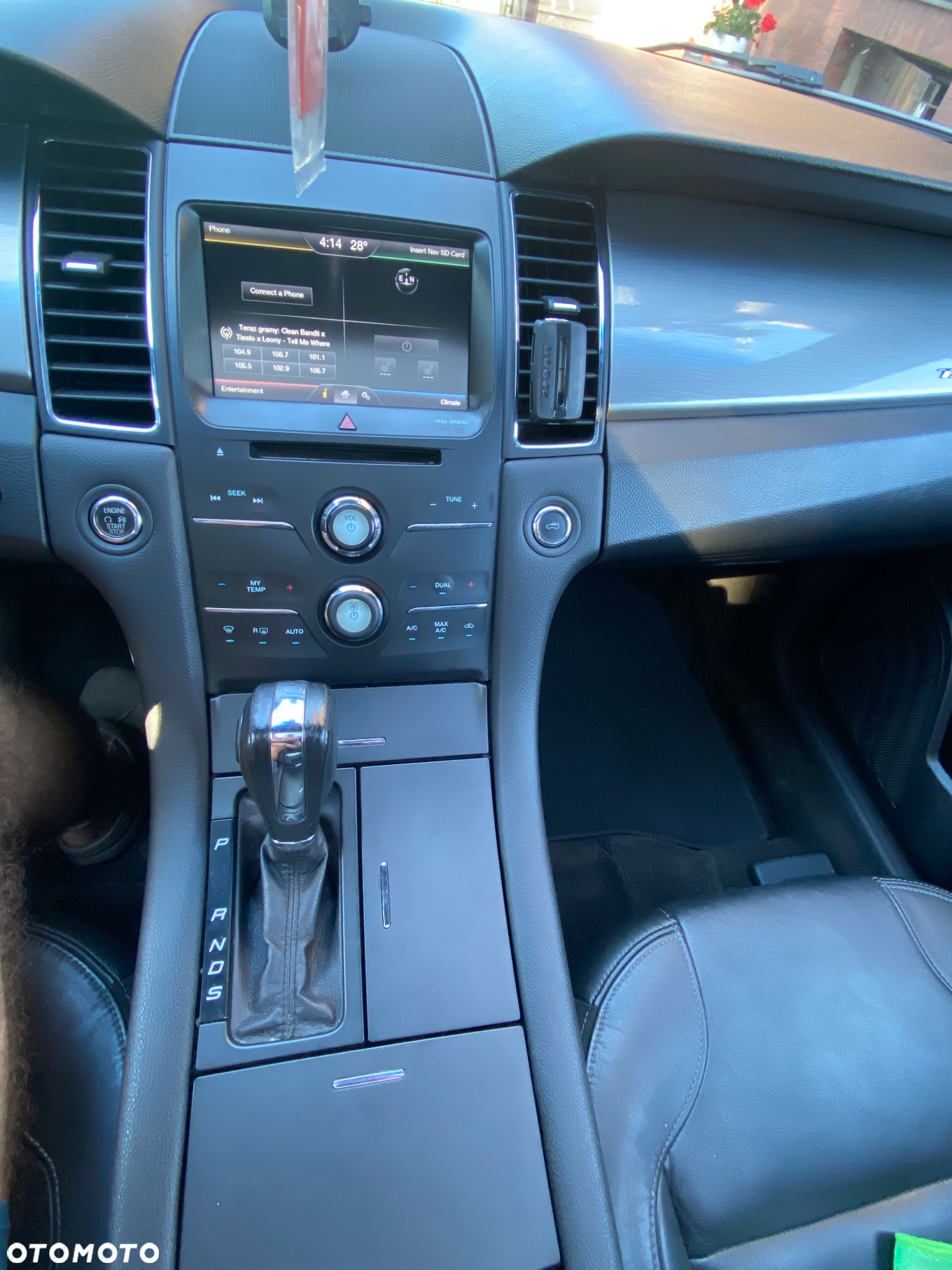 Ford Taurus - 7