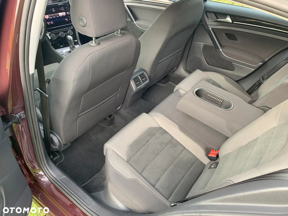 Volkswagen Golf - 9