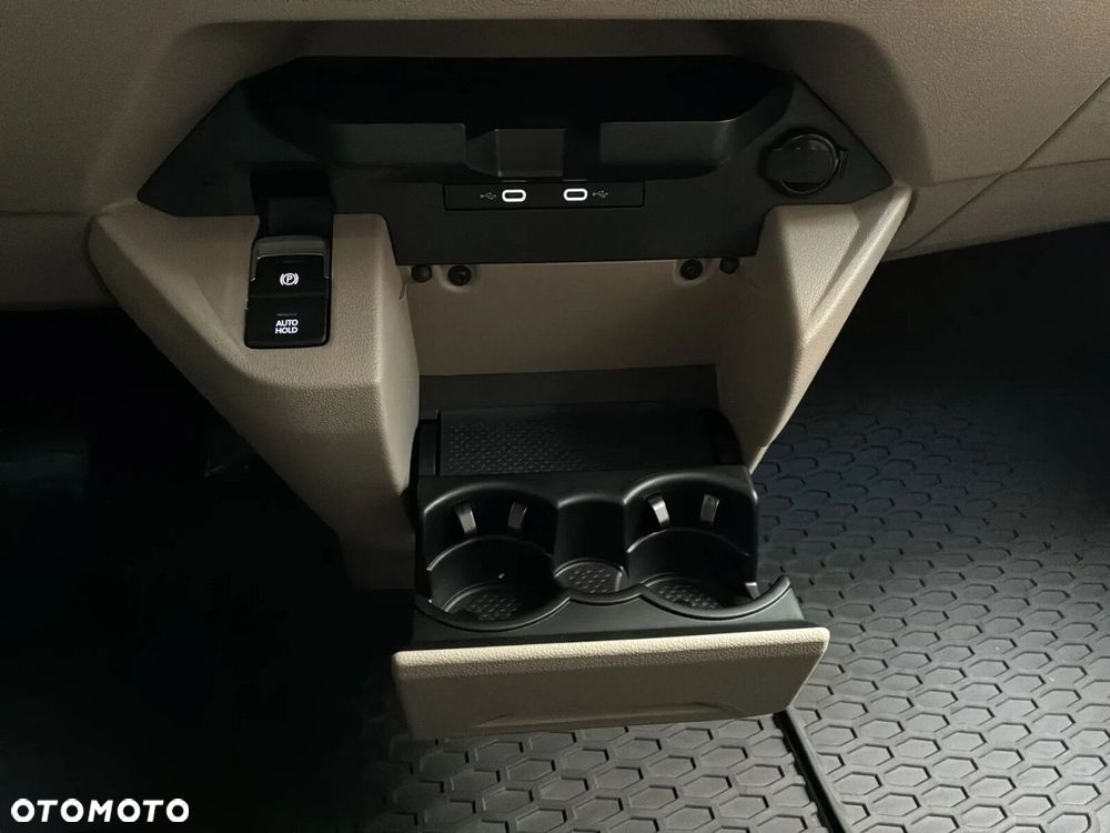 Volkswagen Multivan - 29