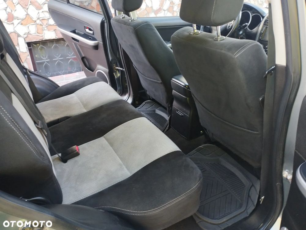 Suzuki Grand Vitara 1.9 DDiS Premium - 11