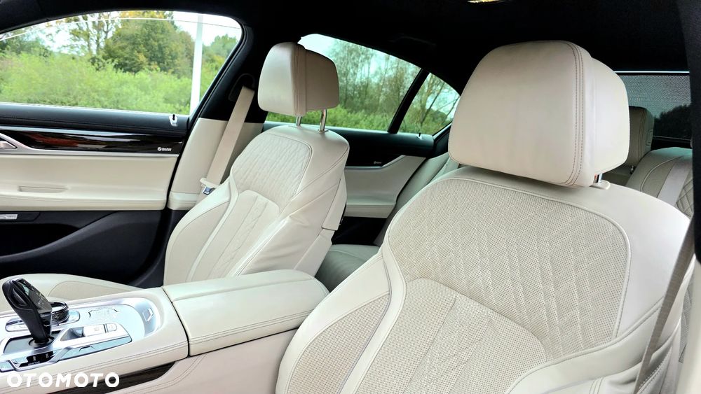 BMW Seria 7 - 28