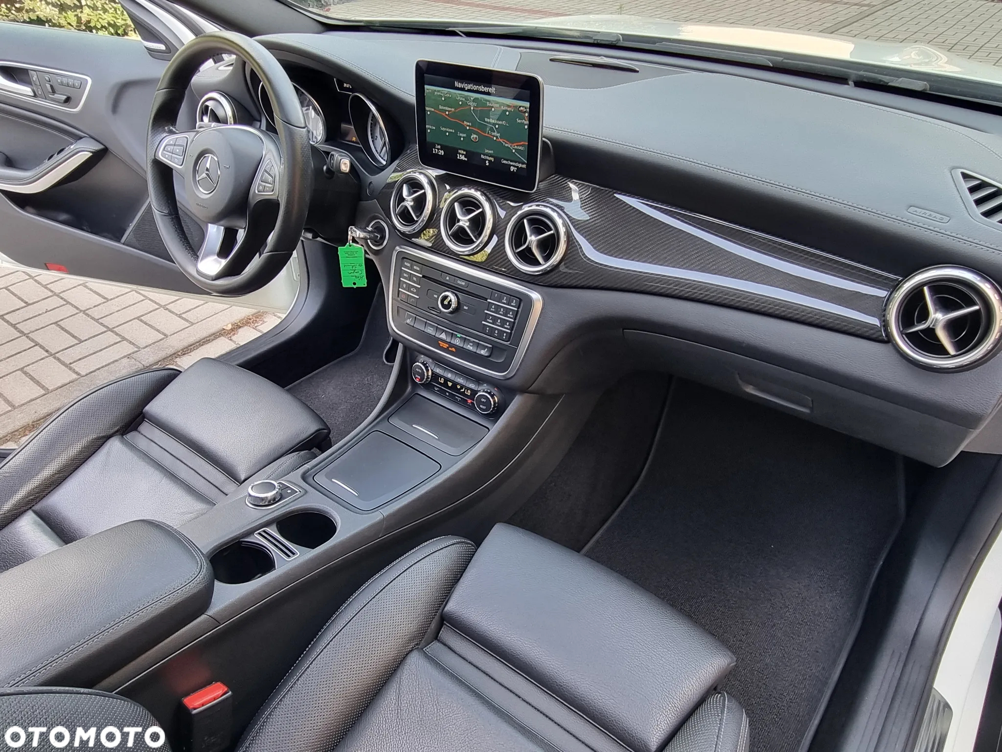 Mercedes-Benz GLA 250 7G-DCT Urban - 20