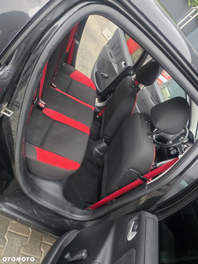 Peugeot 207 - 8