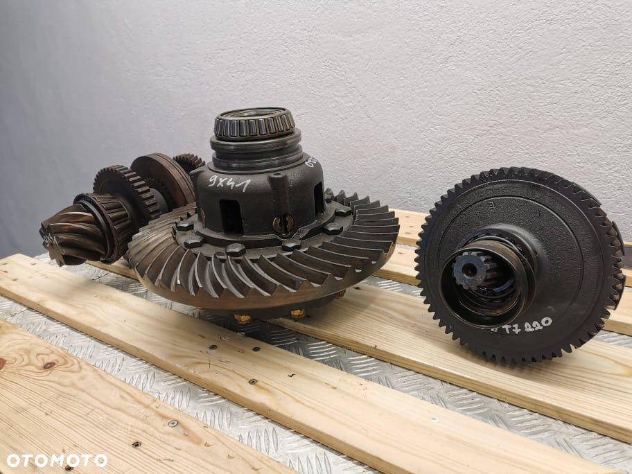 Atak New Holland T7.200 {9X41 Tył} - 4