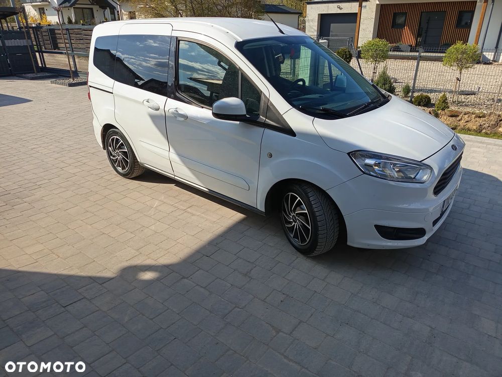 Ford Tourneo Courier - 14
