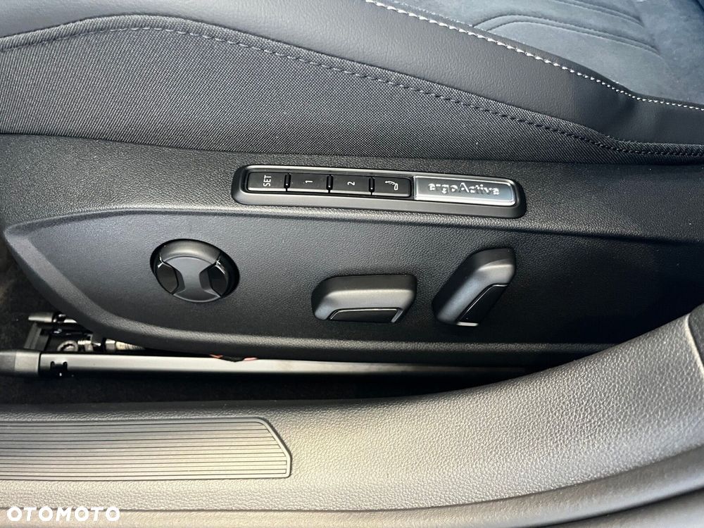Volkswagen Golf - 11