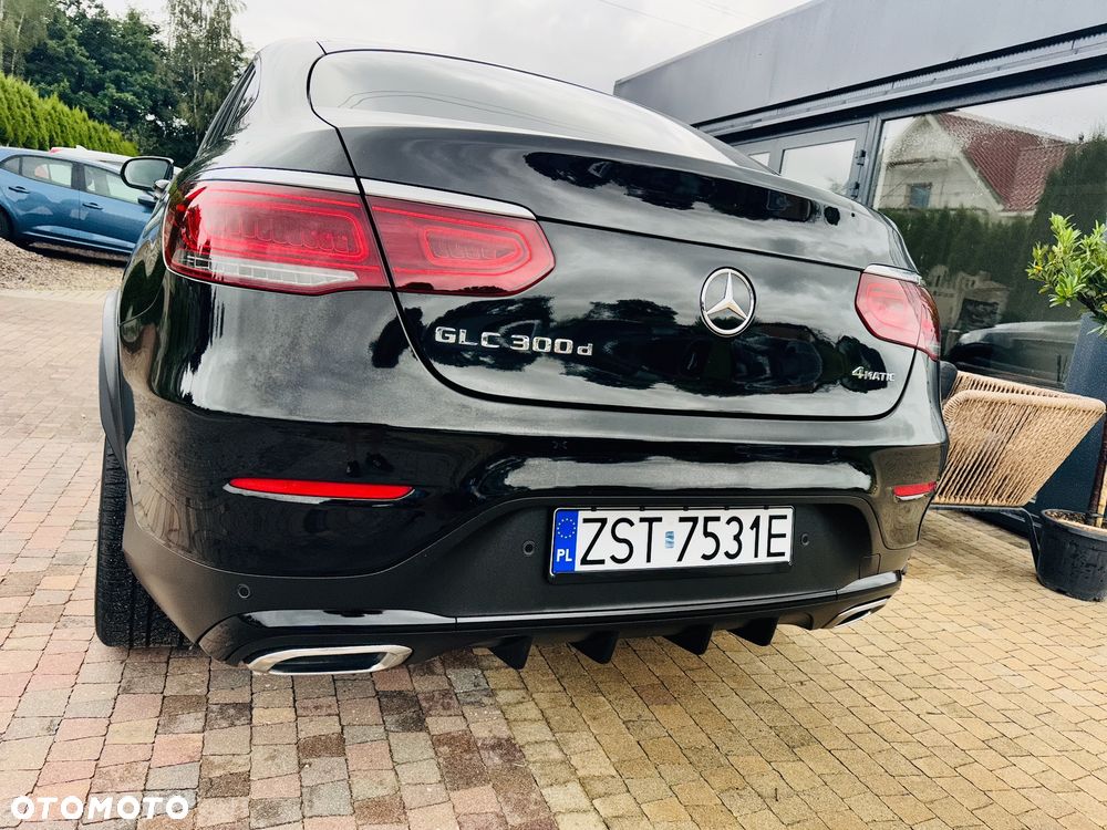 Mercedes-Benz GLC 300 d 4Matic 9G-TRONIC AMG Line Plus - 22