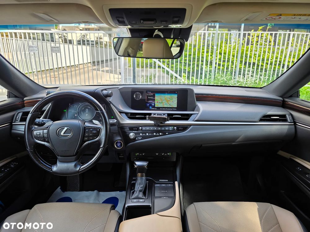 Lexus ES 300h Prestige - 11